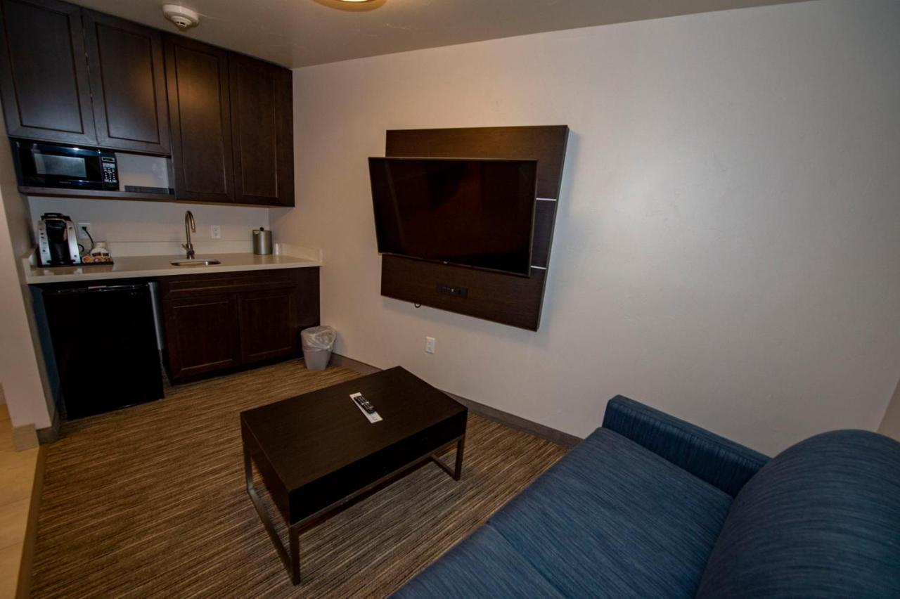 Holiday Inn Express & Suites - Colorado Springs Afa Northgate By Ihg Oda fotoğraf