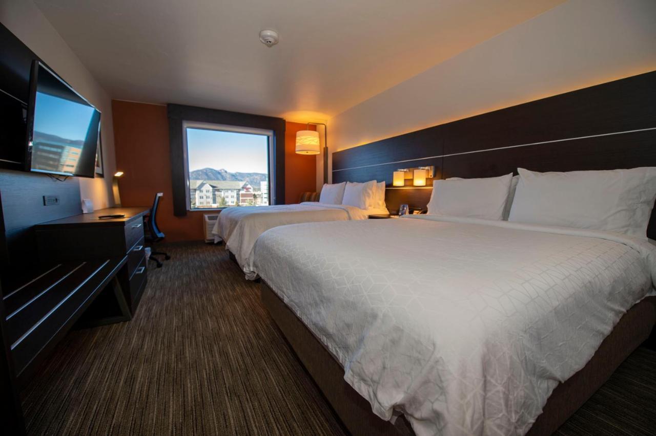 Holiday Inn Express & Suites - Colorado Springs Afa Northgate By Ihg Dış mekan fotoğraf