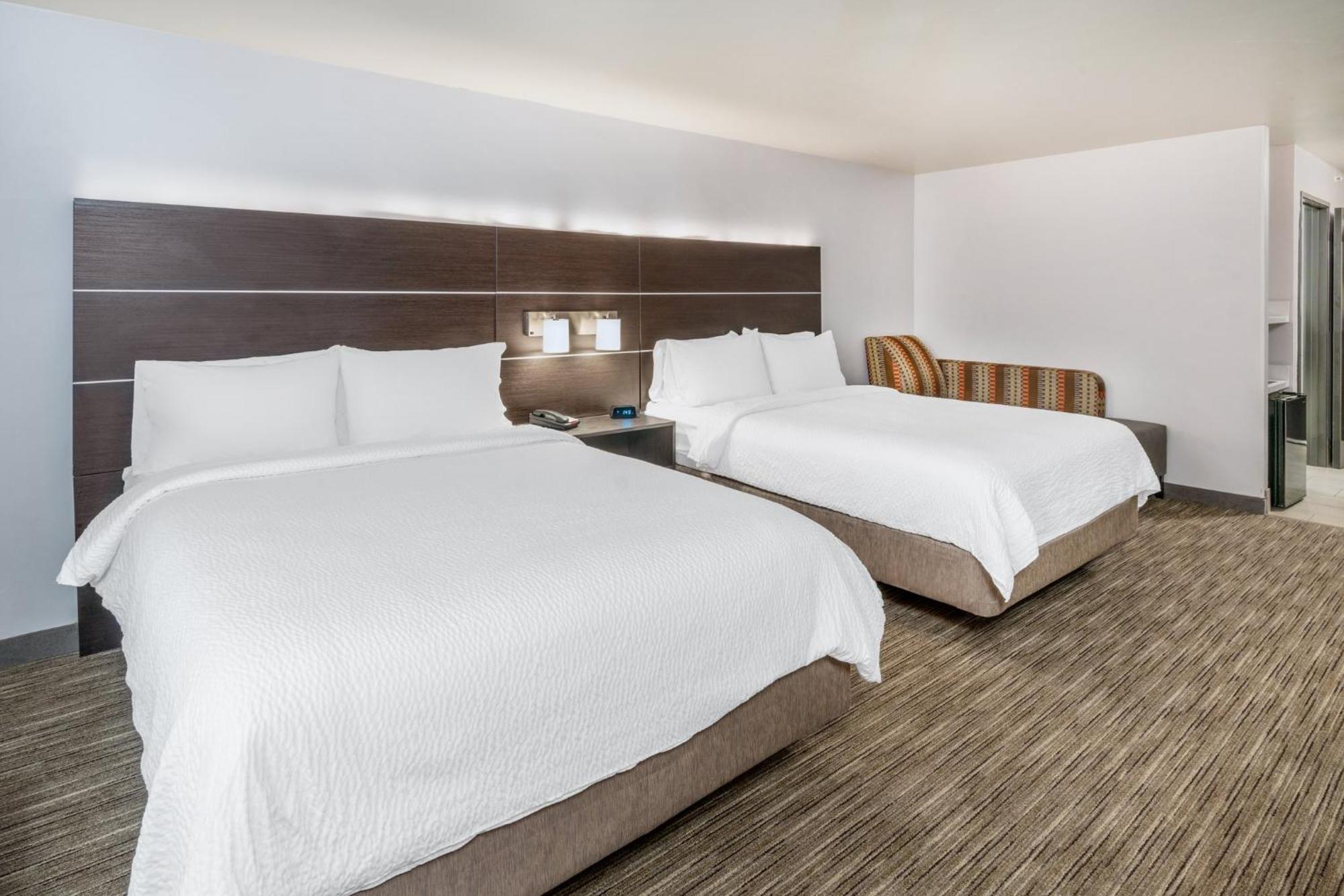 Holiday Inn Express & Suites - Colorado Springs Afa Northgate By Ihg Dış mekan fotoğraf