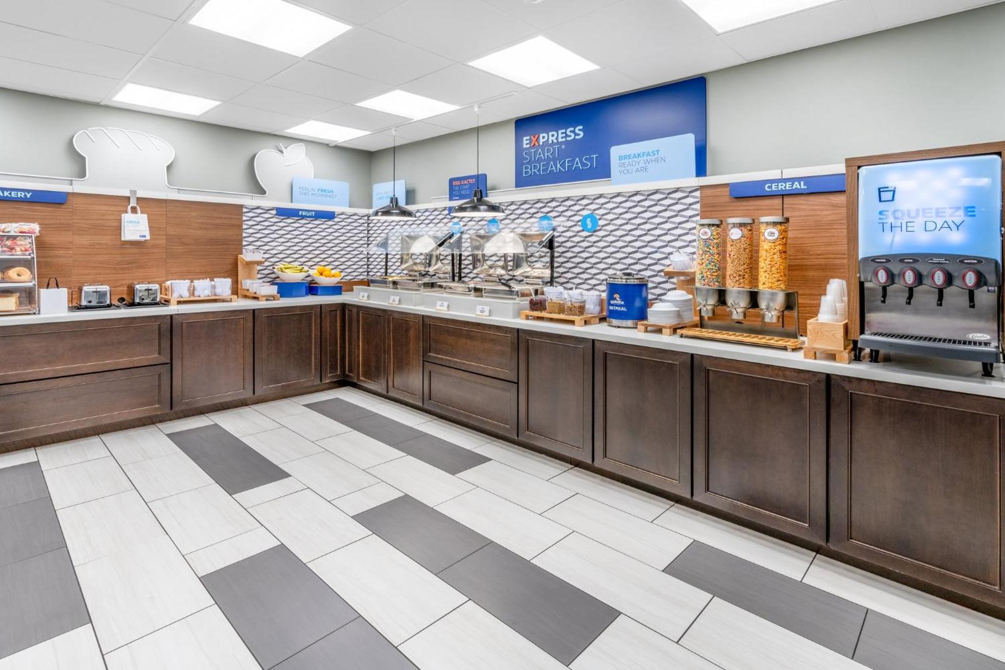 Holiday Inn Express & Suites - Colorado Springs Afa Northgate By Ihg Dış mekan fotoğraf