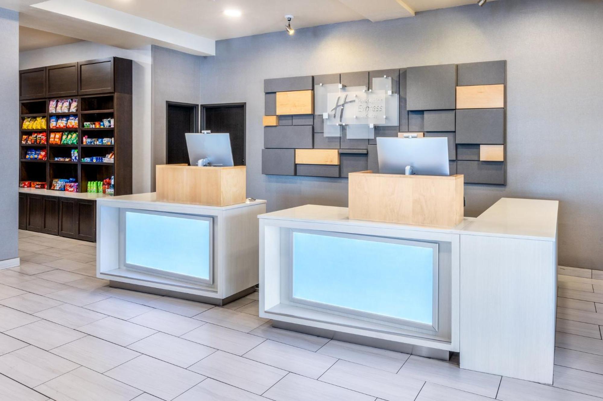 Holiday Inn Express & Suites - Colorado Springs Afa Northgate By Ihg Dış mekan fotoğraf