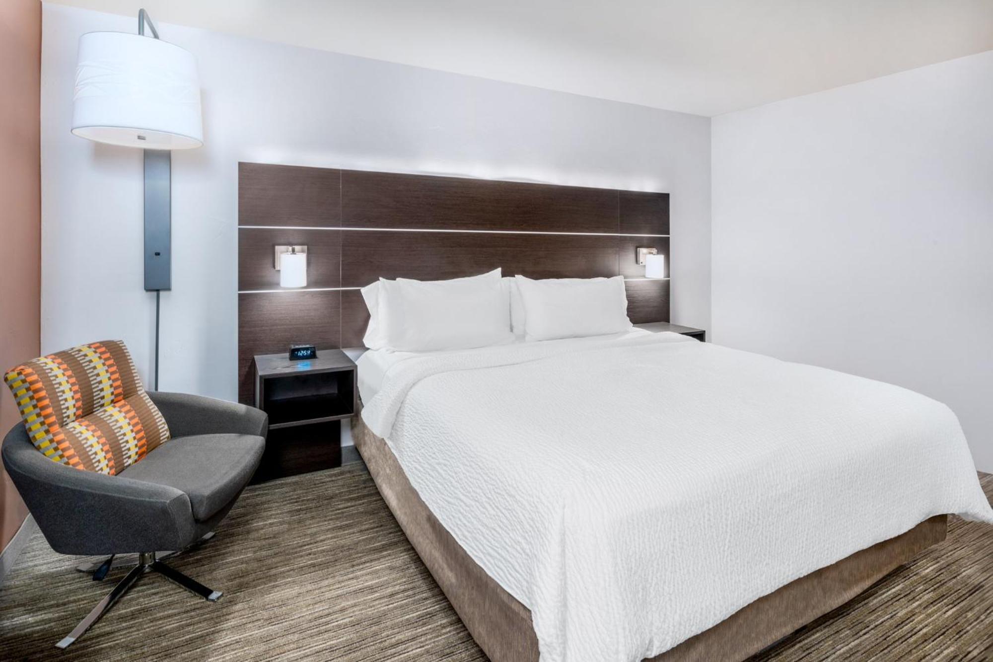 Holiday Inn Express & Suites - Colorado Springs Afa Northgate By Ihg Dış mekan fotoğraf