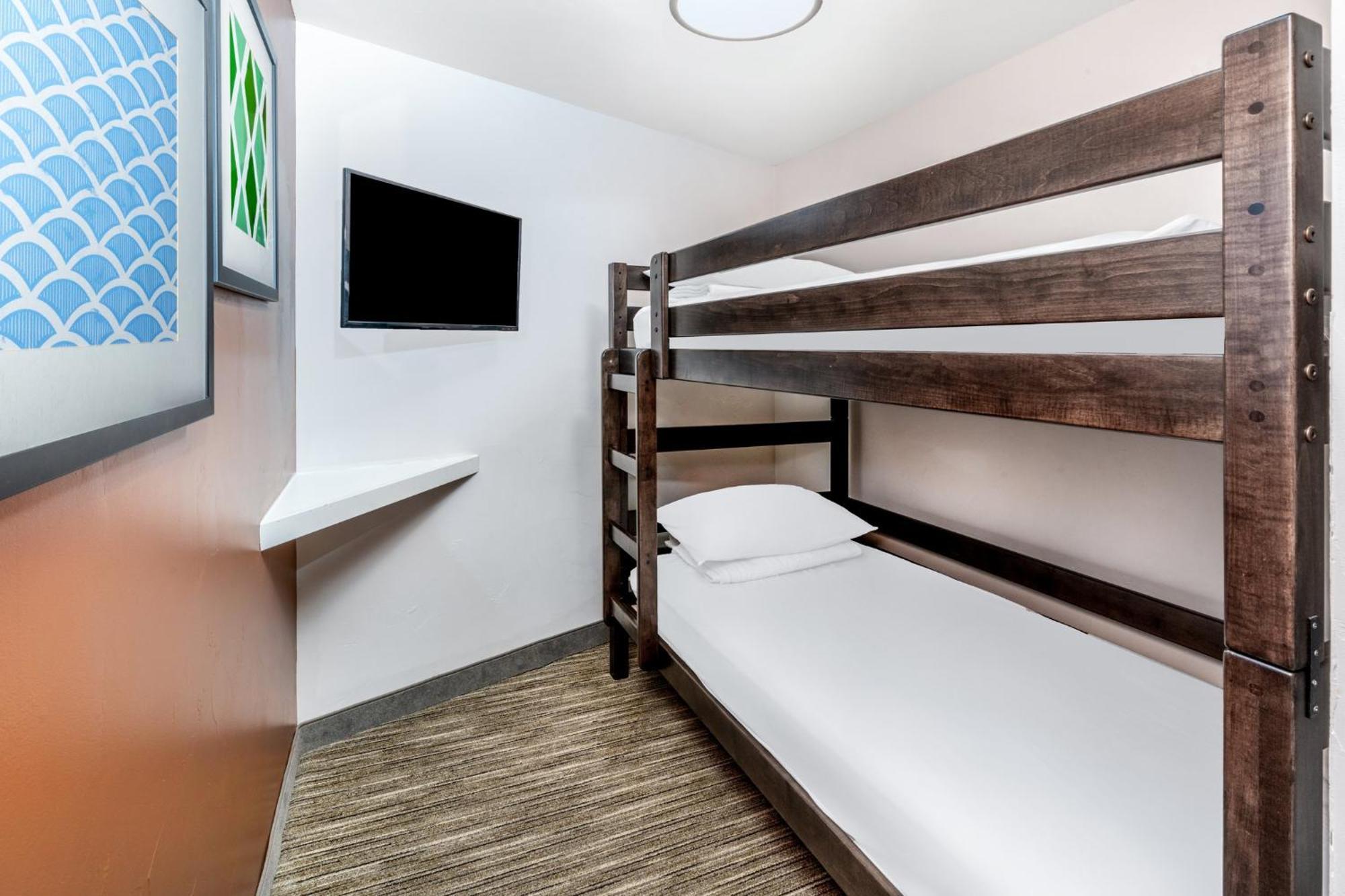 Holiday Inn Express & Suites - Colorado Springs Afa Northgate By Ihg Dış mekan fotoğraf